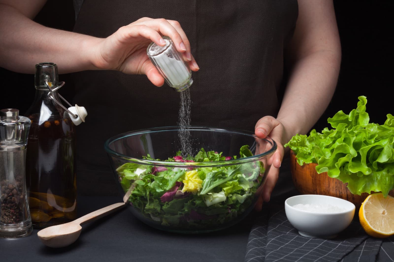Ăn mặn gây suy thận, loãng xương, béo phì