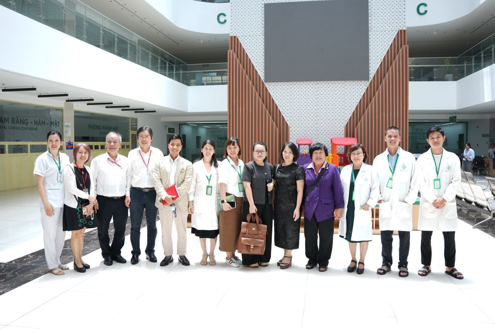 Chào mừng Trường Đại học Quốc tế Hồng Bàng đến tham quan và làm việc tại Bệnh viện HIU