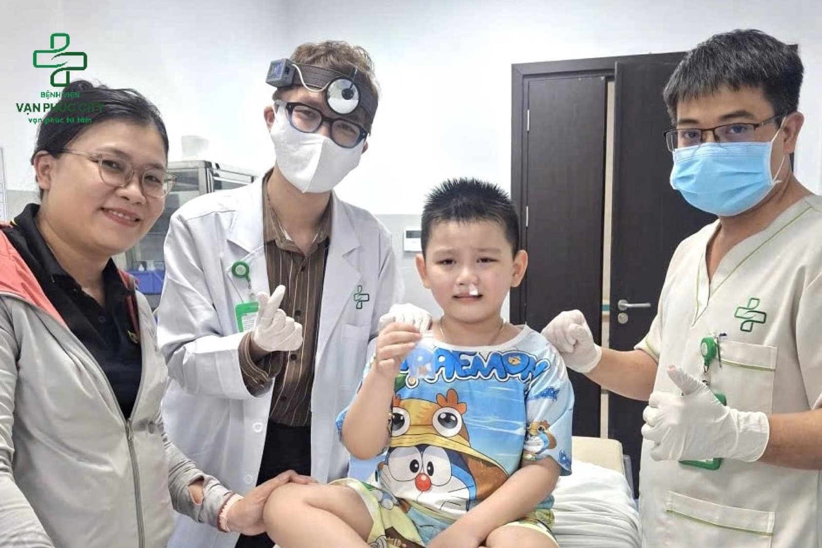 Thành công lấy dị vật trong hốc mũi ở bé nam 6 tuổi